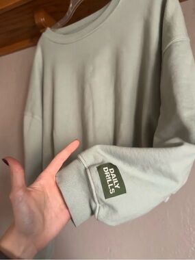 Daily drills cropped sweatshirts size xs/s